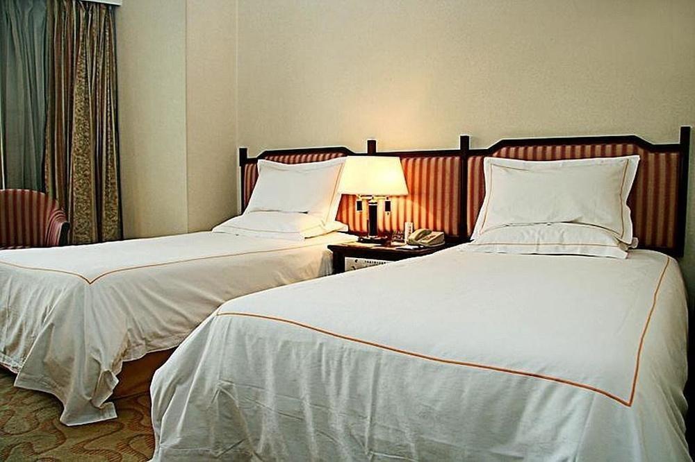 Vienna International Hotel Shanghai Hengshan Road Exterior photo
