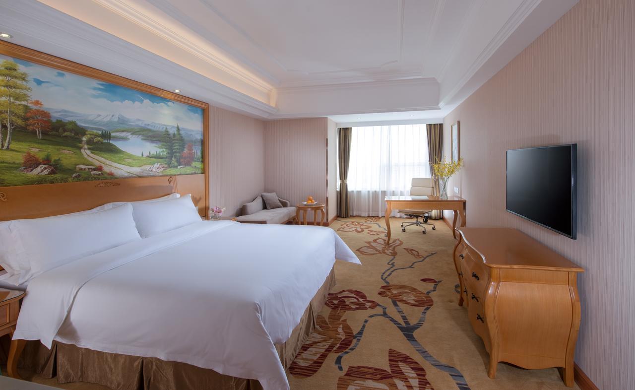 Vienna International Hotel Shanghai Hengshan Road Exterior photo